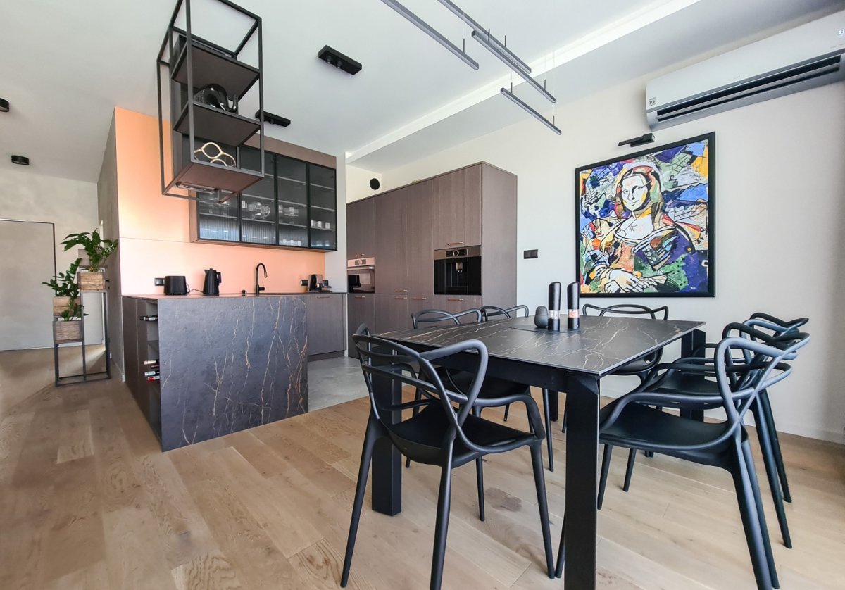 Salon z wyjściem na taras – apartament Rezydencja Chwaliszewo Poznań