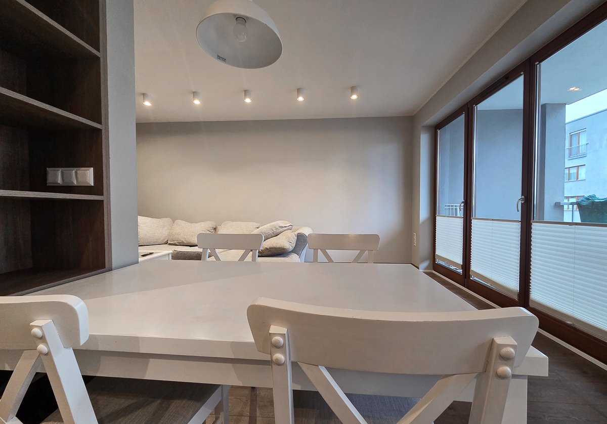 Poznań wynajem mieszkanie Maratońska Centrum balkon